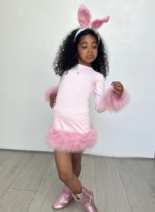 El padre de la niña, Tristán Thompson, también celebró el anuncio de su hijita en las redes sociales “Mi Tutu se ve tan hermosa“, escribió junto al video de la marca. (Foto: Instagram)